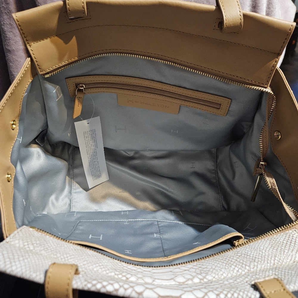Elegant Tan and Cream Women's Handbag - Picture 5 of 12